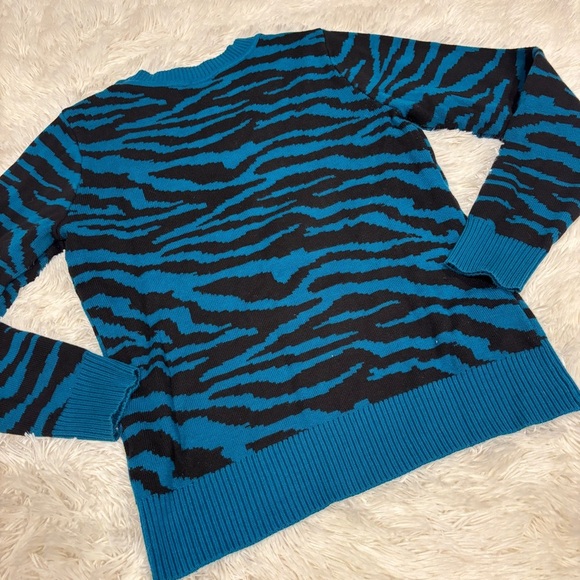 ModCloth Call to the Wild Blue & Black Animal Print Pullover Sweater Size Small - Picture 7 of 9